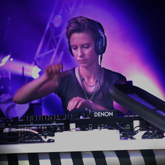 DJs